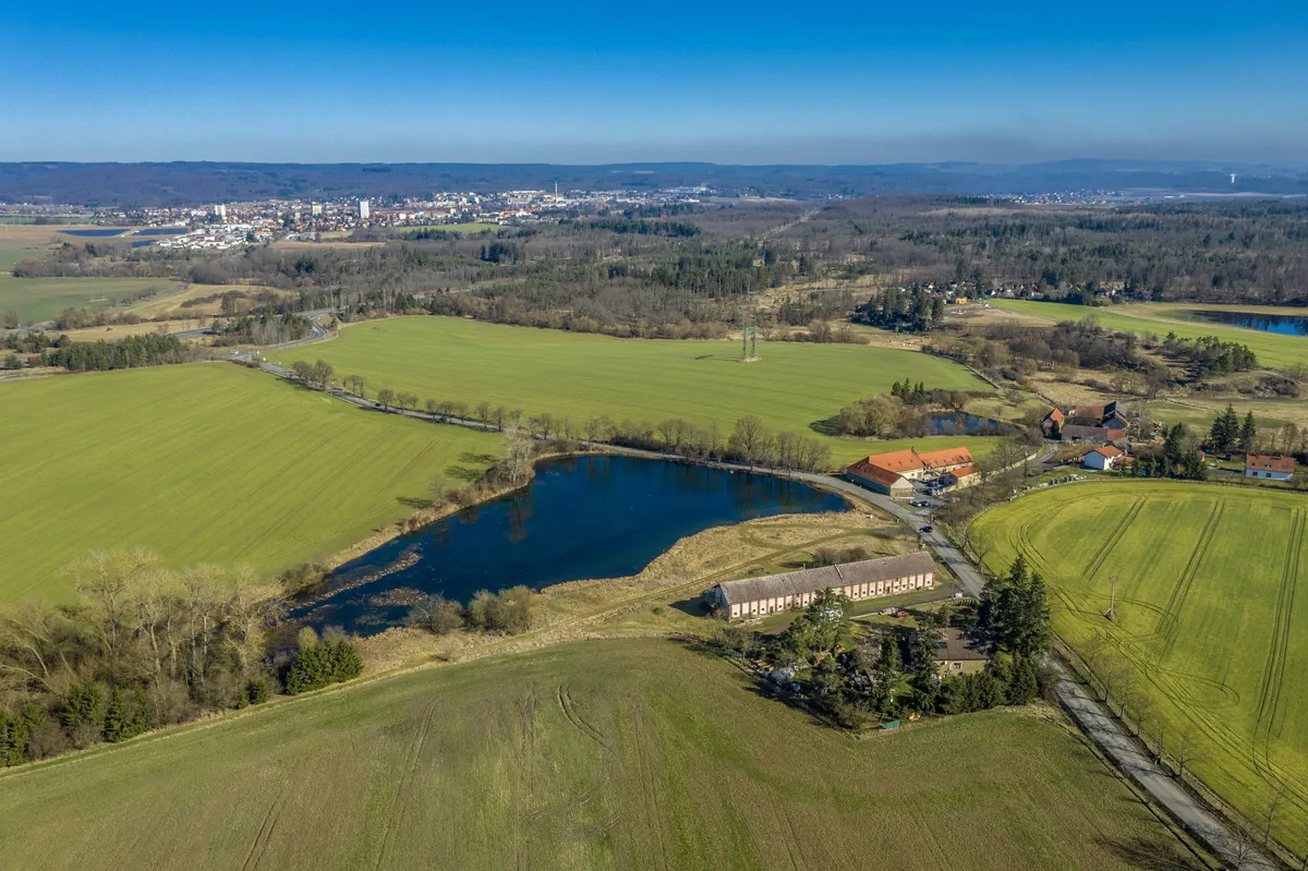 Širší krajina kolem Svatého Pole směrem k Dobříši